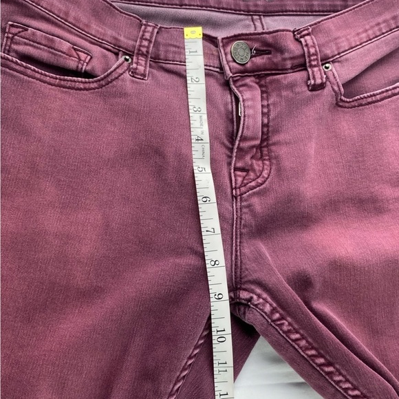 BDG faded distressed burgundy mid rise twig ankle jeans, 29 - Picture 9 of 14